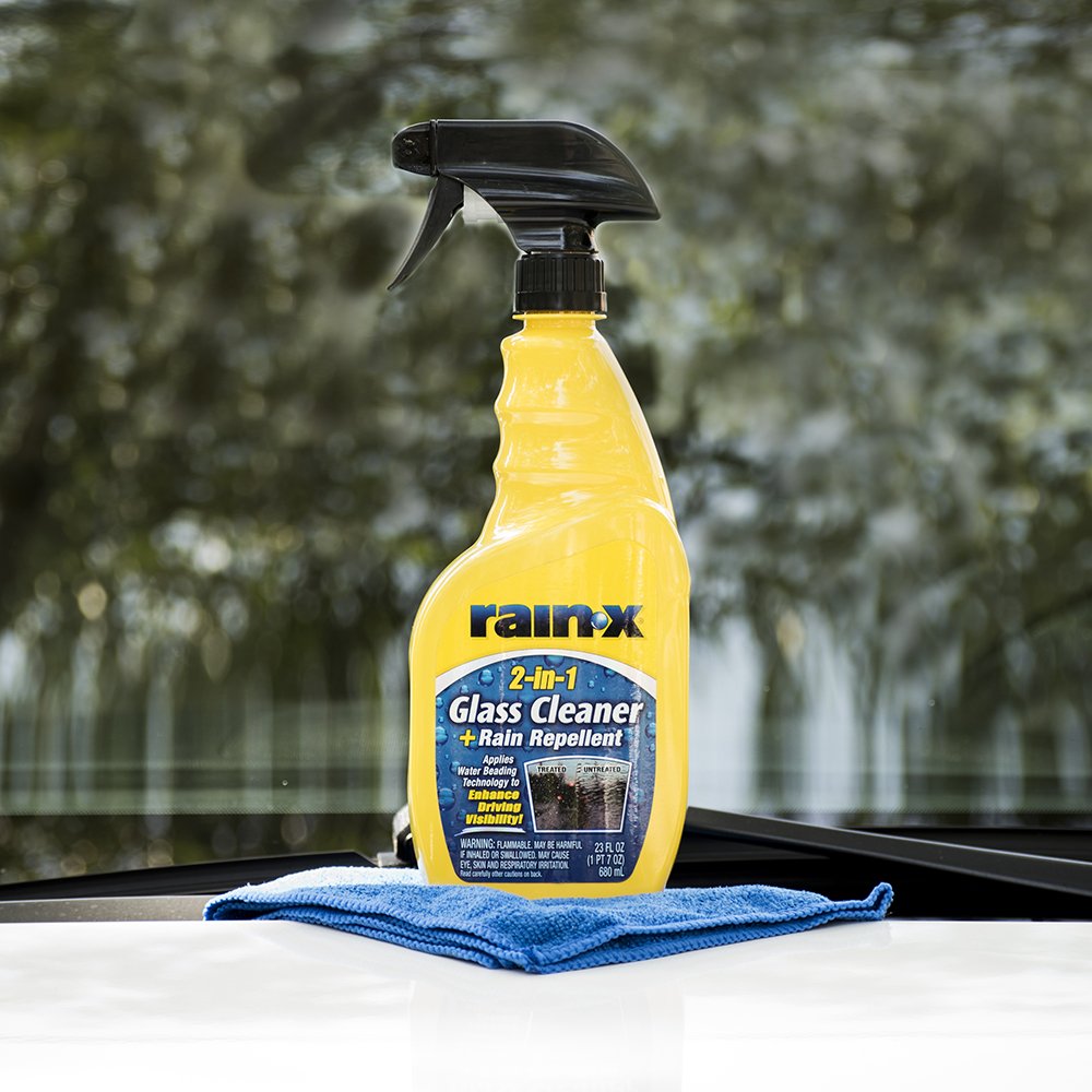 Rain-X 5071268 2-in-1 Glass Cleaner and Rain Repellant, 23 oz. - Provides a Streak-Free Clean for Automotive Glass While Preventing Sleet, Snow, Ice, and Road Spray Build Up